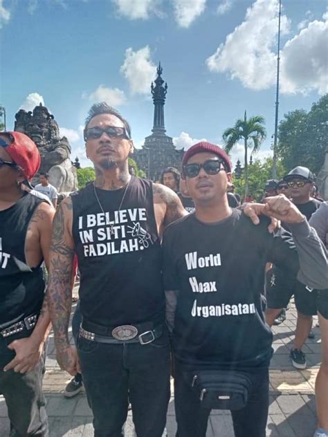 Bersama nora, jerinx terlihat menggunakan masker saat keluar lapas. Jerinx SID Tersangka Pencemaran Nama Baik Ikatan Dokter ...