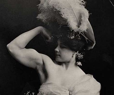 the first female bodybuilders and strongwomen showing off their gains 1900s rare historical