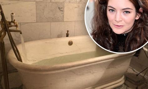 Lorde Faces A Backlash After Sharing A Bathtub Picture And