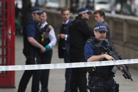 London Police Shoot Woman Arrest Six In Counter Terror Raid Upi Com