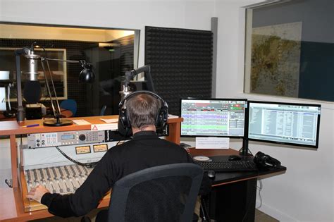 Polska zjednoczona prawica solidarna polska prawo i sprawiedliwość pedofilia radio maryja kościół katolicki. Radio Maria verliest FM-frequentie | Kerknet