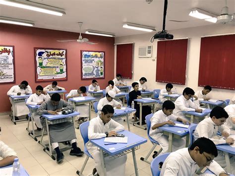 Seperti ujian bucin, ujian tingkat ketololan, ujian kesetian, ujian anak haram, ujian sadboy/girl, dan masih banyak lagi. Foto-foto Suasana Ujian di Sekolah Tingkat Menengah di Arab Saudi » saudinesia.com