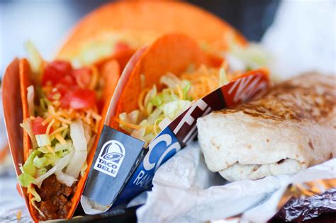Taco bell has a lot of vegetarian choices, and food can be custom made to suit the diner. The Best Vegetarian Option at 17 Fast-Food Chains | HuffPost