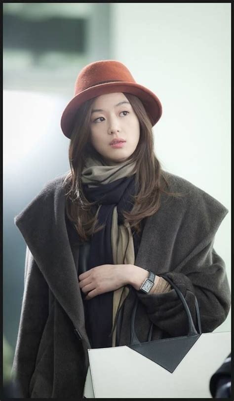 Dia ternyata telah hidup di bumi selama 400 tahun lamanya. My love from another star | Jun ji hyun fashion, Jun ji ...