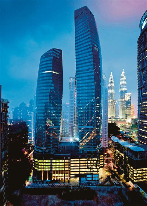 Merupakan menara berkembar yang tertinggi di dunia. Lukisan Menara Berkembar Petronas | Cikimm.com
