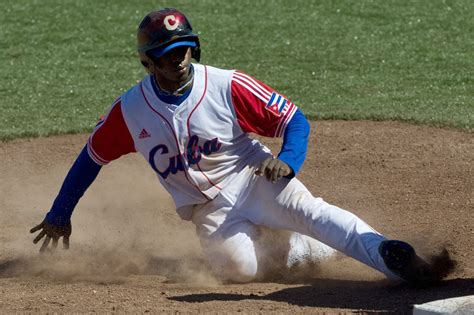 Red Sox Sign Cuban Free Agent Rusney Castillo To Record Contract