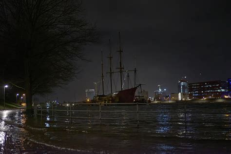 Sturmflut In Bremen Bei Nacht 12 Foto And Bild Fotos City World
