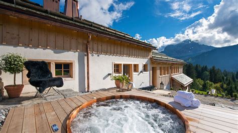 Top 10 Ski Chalet Hot Tubs Escapism