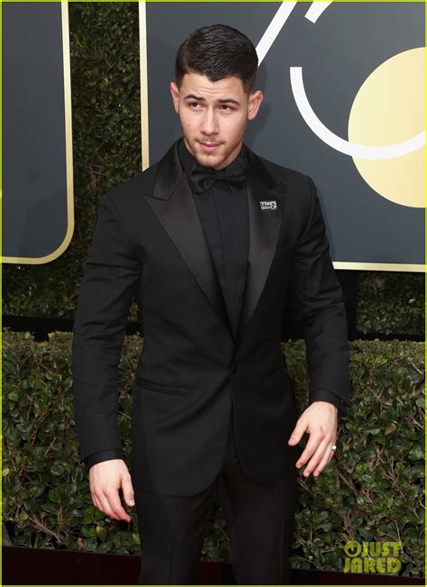 nick jonas gets sharp for golden globes 2018 in all black suit photo 1131415 photo gallery