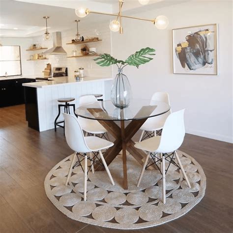 A rectangular dining table shape is perhaps the most common, and there is a pretty good reason for it. The Best Small Apartment Dining Room Ideas - HOOMCODE in ...
