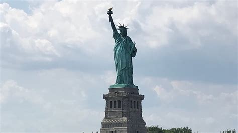 Favorite Places to Visit in NYC as a teenager! - YouTube