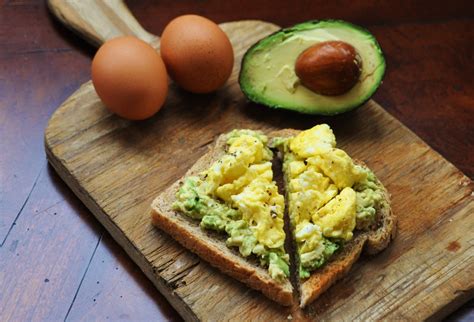 Eggs and toast are such a perfect breakfast staple. A LA GRAHAM: EGG AND AVOCADO TOAST- CLEAN EATING