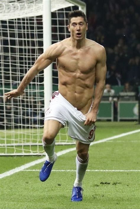 Robert lewandowski is neither underrated nor overrated! Pin auf FC Bayern München gegen Borussia Dortmund