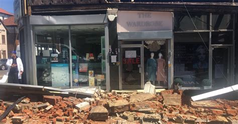 Hendon Building Collapse Dramatic Scenes As Shoppers Helped Over Rubble After Roof Crashes To
