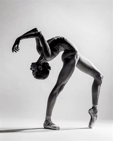 Pin By Abbie Jackson On Carrer Life Dance Photography Poses Dance