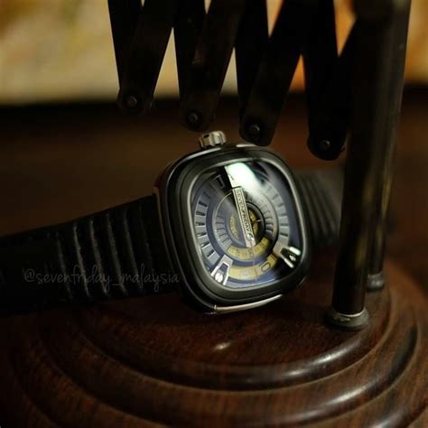 You have no watches to compare. SevenFriday M2 lấy cảm hứng từ thiết bị đo dòng điện cũ ...