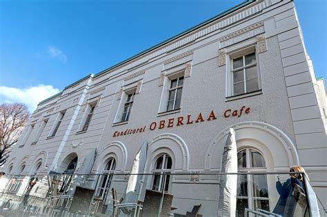 Kurkonditorei Oberlaa Eröffnete Café Am Wiener Zentralfriedhof Essen