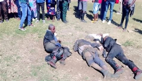 2 Police Officers Thoroughly Bashed For Causing Kombi Accident Zrp Blasts Rogue Cops Zw News
