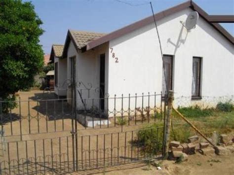 Absa repossessed houses, also known as a absa property in possession, is a cancelled home loan agreement. Standard Bank Repossessed 3 Bedroom House for Sale in Soshan