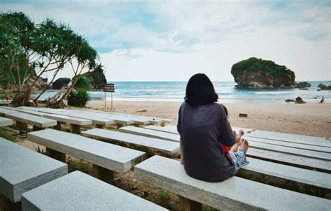 Lantas berapaka harga tiket masuk pantai batu bolong yang terbaru dan resmi saat ini untuk perorangan atau rombongan ? Tiket Masuk Pantai Bagoes - Pantai Anyer Harga Tiket Masuk ...