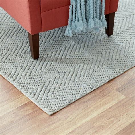 This flat woven area rugs graphic has 15 dominated colors, which include swing sage, just gorgeous, yellow emulsion, paseo verde, white, pig iron, ivory, olive court, sefid white, olivenite, honeydew, thamar black, chinese black, vapour. Honesdale Chevron Handmade Flatweave Jute/Sisal Gray Area ...