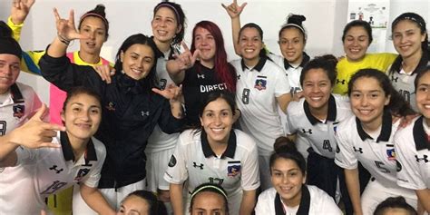Milita actualmente en la primera división de fútbol femenino de chile, en donde participó por primera vez en 2008, obteniendo el sexto lugar. Ya es costumbre. El plantel adulto de Colo Colo femenino ...