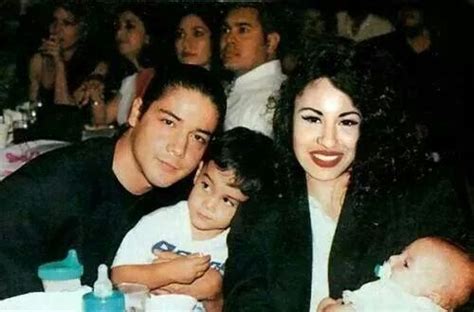 But selena quintanilla fans definitely don't mind. SELENA@FAMILY | Selena quintanilla, Selena quintanilla ...