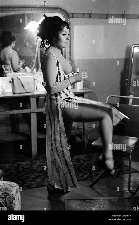 Cleo Laine Pictured Backstage At Theatre Royal Bath Where She Is Appearing In The Vocal Ballet