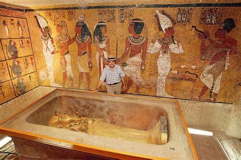 Tutankhamuns Curse Brings Death And Destruction