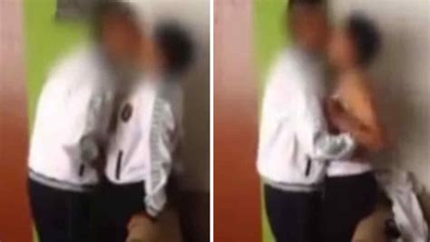 dos alumnos de la policía son sorprendidos en pleno acto sexual video telemundo