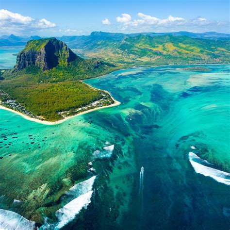 The Spectacular ‘underwater Waterfall In The Middle Of The Indian