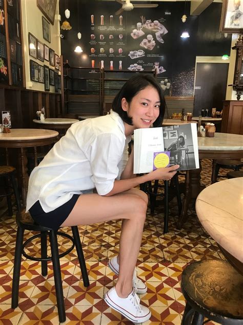 Women mthai ชวนคุณมา exclusive talk กับ สาว มิ้นท์ มณฑล กสานติกุล อาชีพของเธอคือ …นักเดินทาง เจ้าของเพจ i roam alone และ นักเขียน หนังสือ i roam alone หญิงสาวผู้เป็นแรง. I Roam Alone - ของมิ้นท์แบ่งเป็น 2 ตอน ตอนยังผมยาว ...