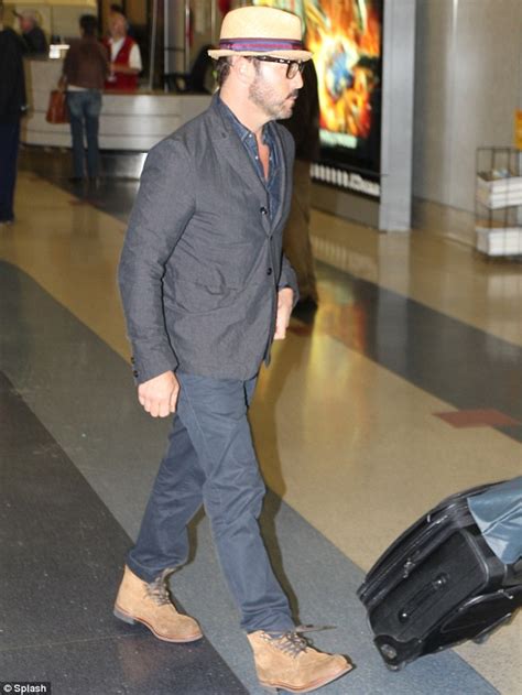 Jeremy Piven Returns To Rainy La After Showing Off Beach Body During