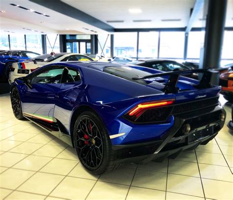 Lamborghini Huracan Performante painted in Blue Whatys w ...