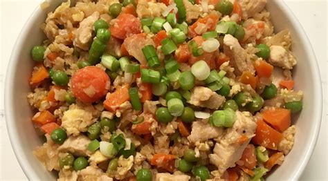 This homemade chicken fried rice is seriously amazing! Chicken Fried "Rice" - Well and Strong with MS