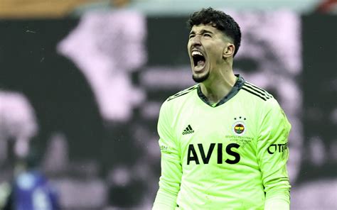 He plays for fenerbahçe in football manager 2021. Altay Bayındır, Fenerbahçe'den ayrılacak mı? İşte transfer ...