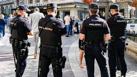 Me gustaría tener una respuesta más asertiva. Nuevas restricciones en Granada: los colegios mayores ...