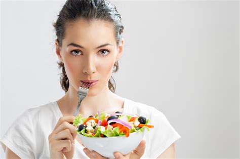 I feel guilty making such a silly non conspiracy related thread but i honestly couldn't think of a better resource. What Can I Eat with Dentures? | Hoffman Dental Care