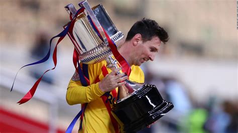 Lionel Messi Vuelve A Sonreír Al Brillar En La Copa Del Rey Video Cnn