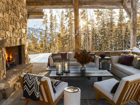 Modern Rustic Chalet With Bold Colors Decoholic