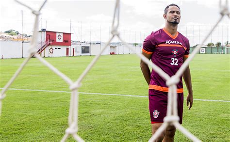 Atualmente joga no rio branco football club. Goleiro Bruno vai se apresentar no Fórum de Varginha - 26 ...
