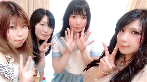 Chouzuki Maryou Highres 4girls Asian Black Hair Lipstick Makeup Multiple Girls Photo