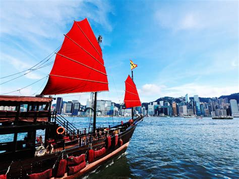 Sunset Cruise From Hong Kong Victoria Harbour With Open Bar Tours