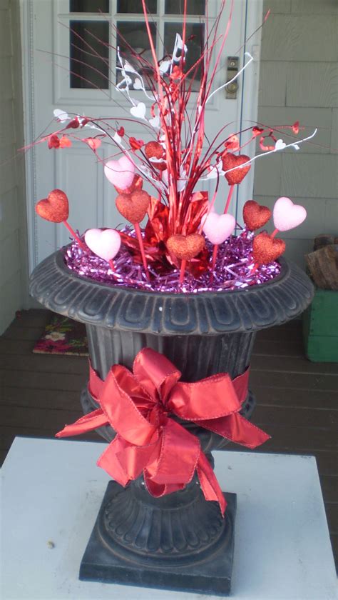 20 Creative Outdoor Valentine Decoration Inspirations Godfather