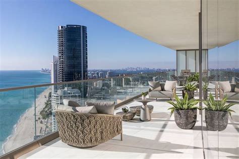 The Armanicasa Residences Luxury Living In Sunny Isles Beach In 2021