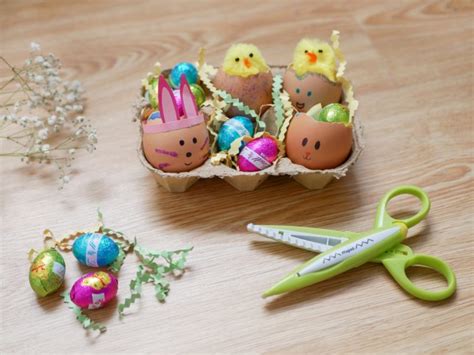 Bricolage de Pâques : une boîte d’œufs décorés