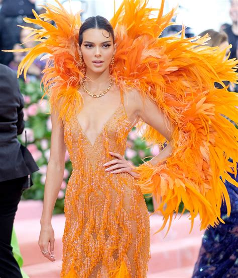 Latest on phoenix suns shooting guard devin booker including news, stats, videos, highlights and more on espn. Phoenix Suns: Devin Booker and Kendall Jenner rode in car ...