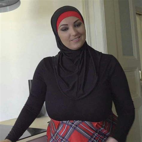 Curvy Women Outfits Mode Niqab Beautiful Iranian Women Iranian Girl