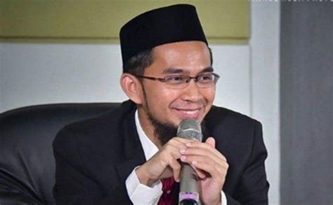 Adi Hidayat: Cintai Muhammadiyah Seperti Seorang Ibu Mencintai Anaknya