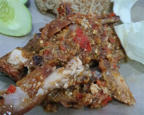 Nasi ayam gepuk pak gembus extra spicy dan air soya faq: Ayam Gepuk Pak Gembus, Cibinong, Bogor - Lengkap: Menu ...